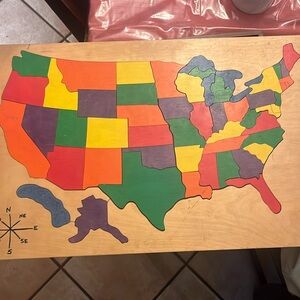 Wooden states and capitals puzzle